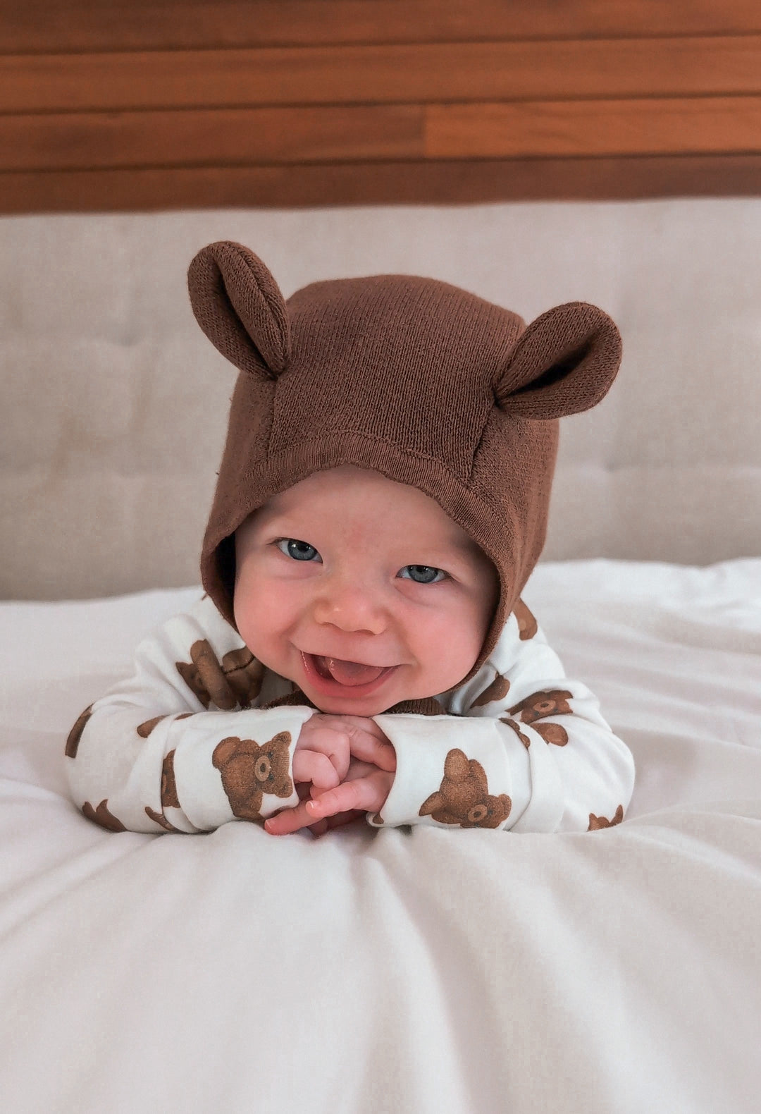 Knitted Teddy Bear Bonnet - Chocolate